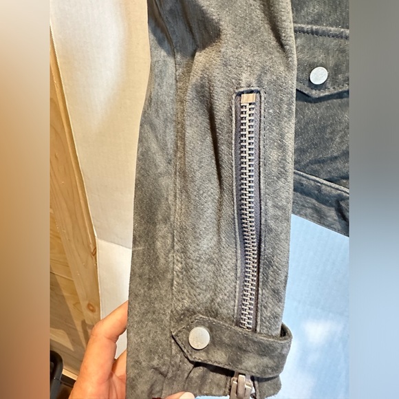 Andrew Marc suede Moto jacket in ladies large. - Picture 7 of 16